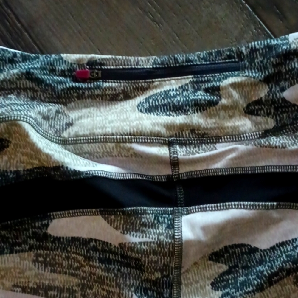 Camouflage Active Athleisure Leggings - Picture 7 of 7